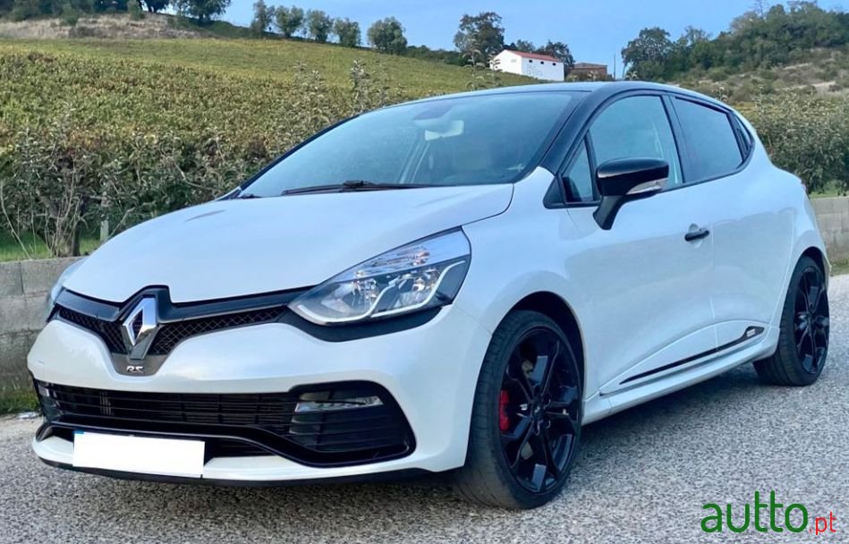 2015' Renault Clio photo #3