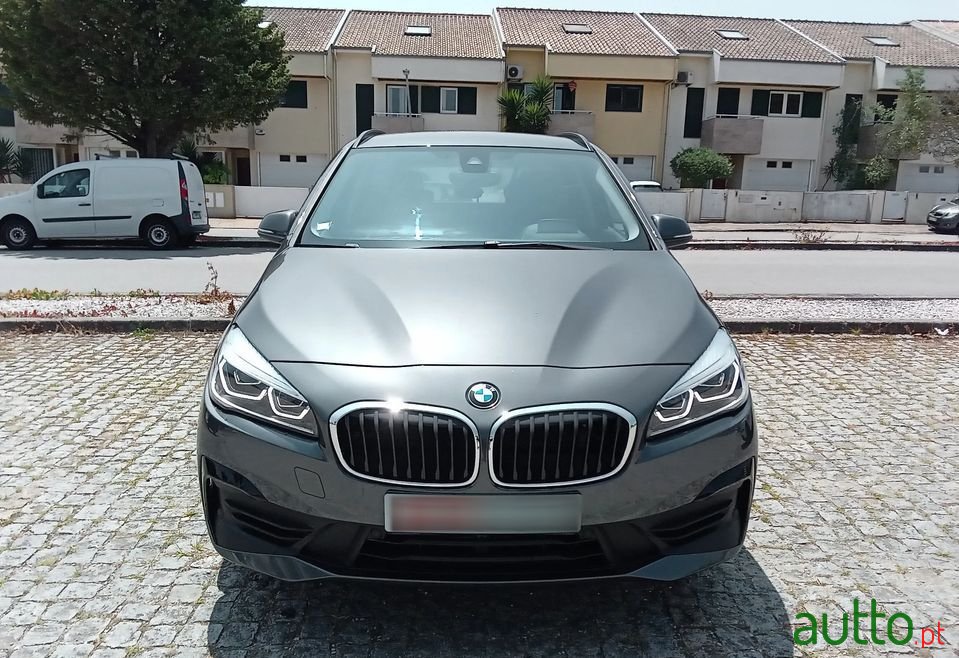 2018' BMW 218 Active Tourer photo #2