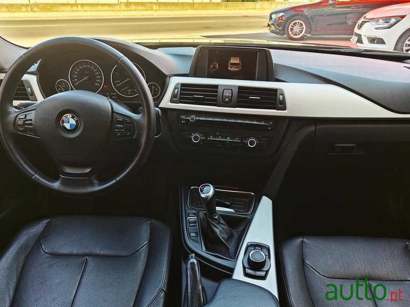 2015' BMW 320 photo #3