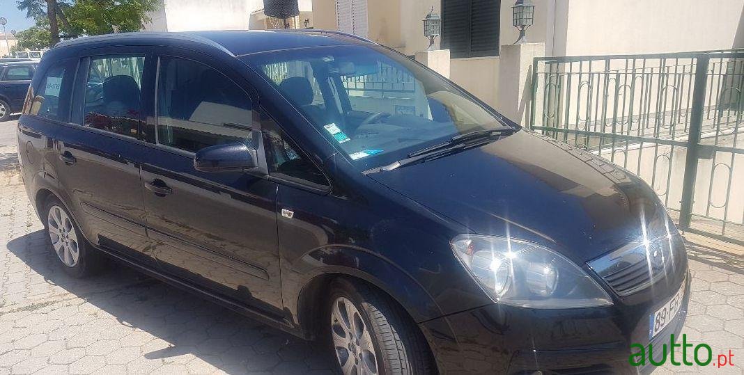 2008' Opel Zafira photo #1