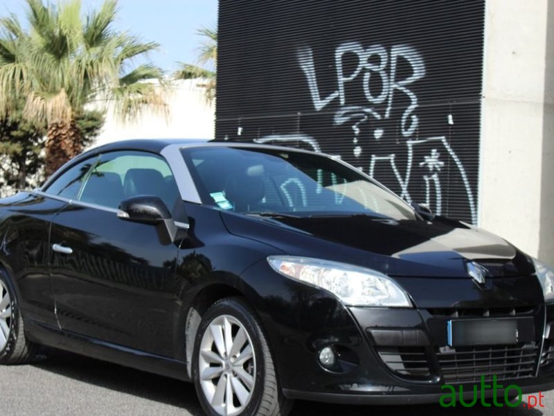 2010' Renault Megane photo #3