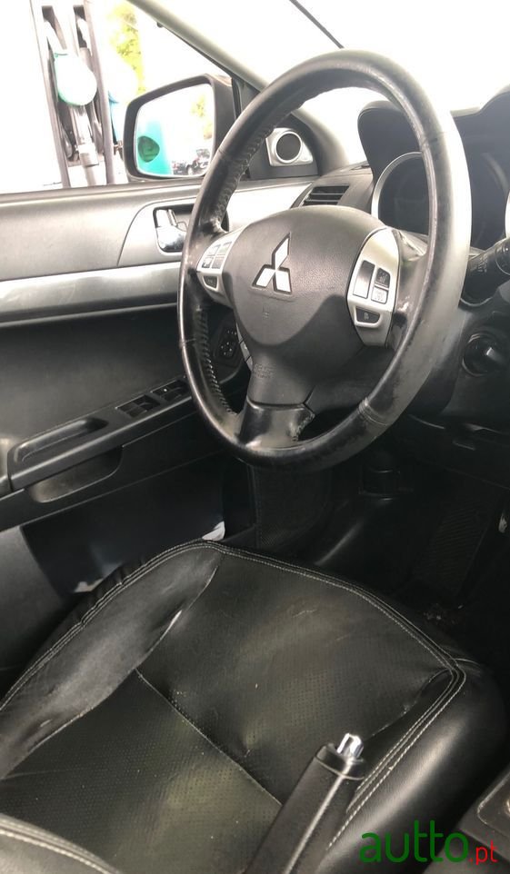 2008' Mitsubishi Lancer photo #4