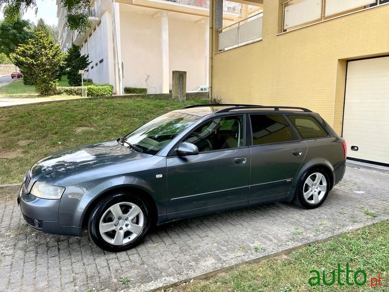 2003' Audi A4 Avant photo #2