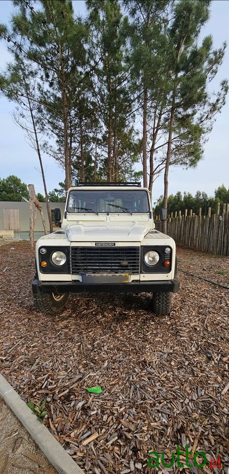 2001' Land Rover Defender photo #4