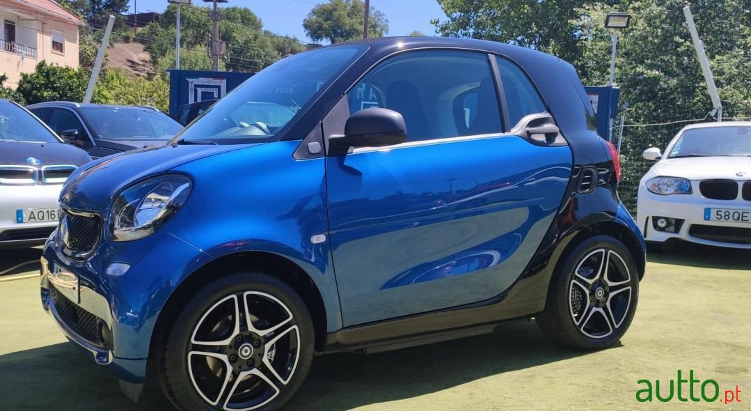 2019' Smart Fortwo photo #3