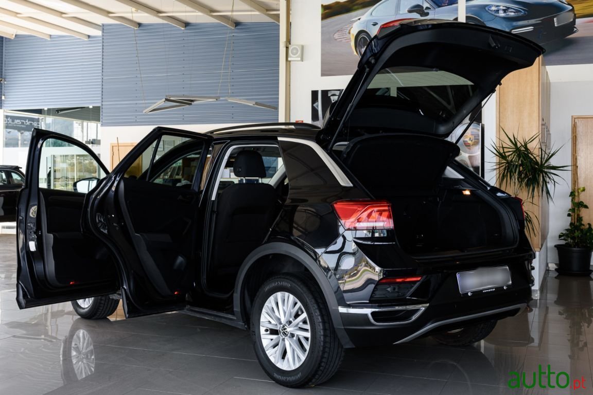2021' Volkswagen T-Roc photo #6