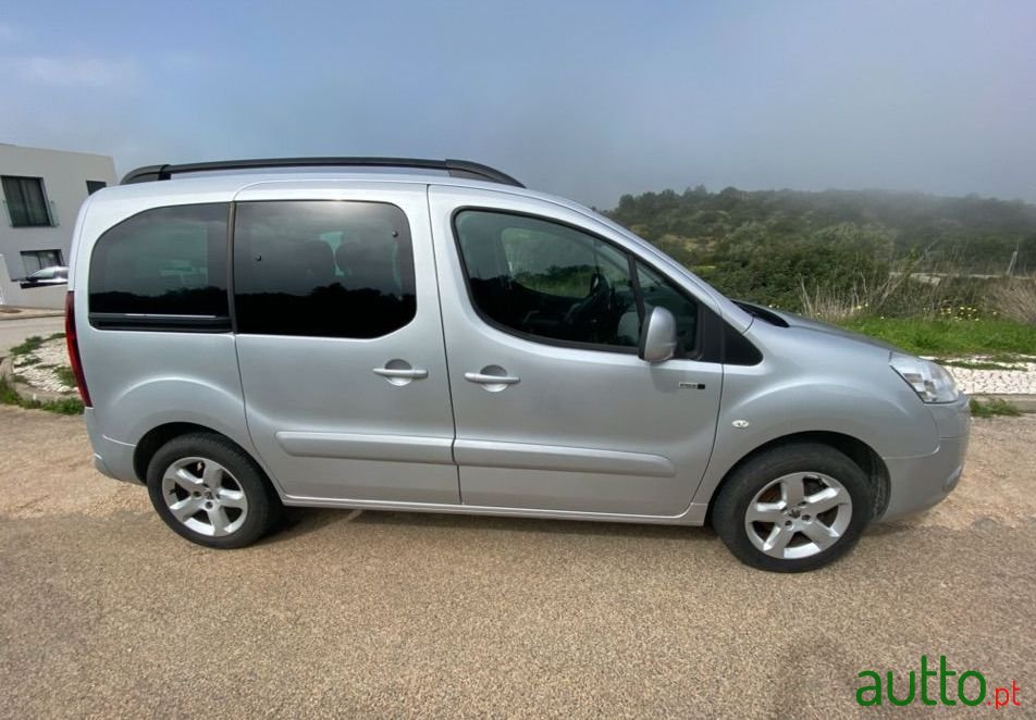 2015' Peugeot Partner photo #3