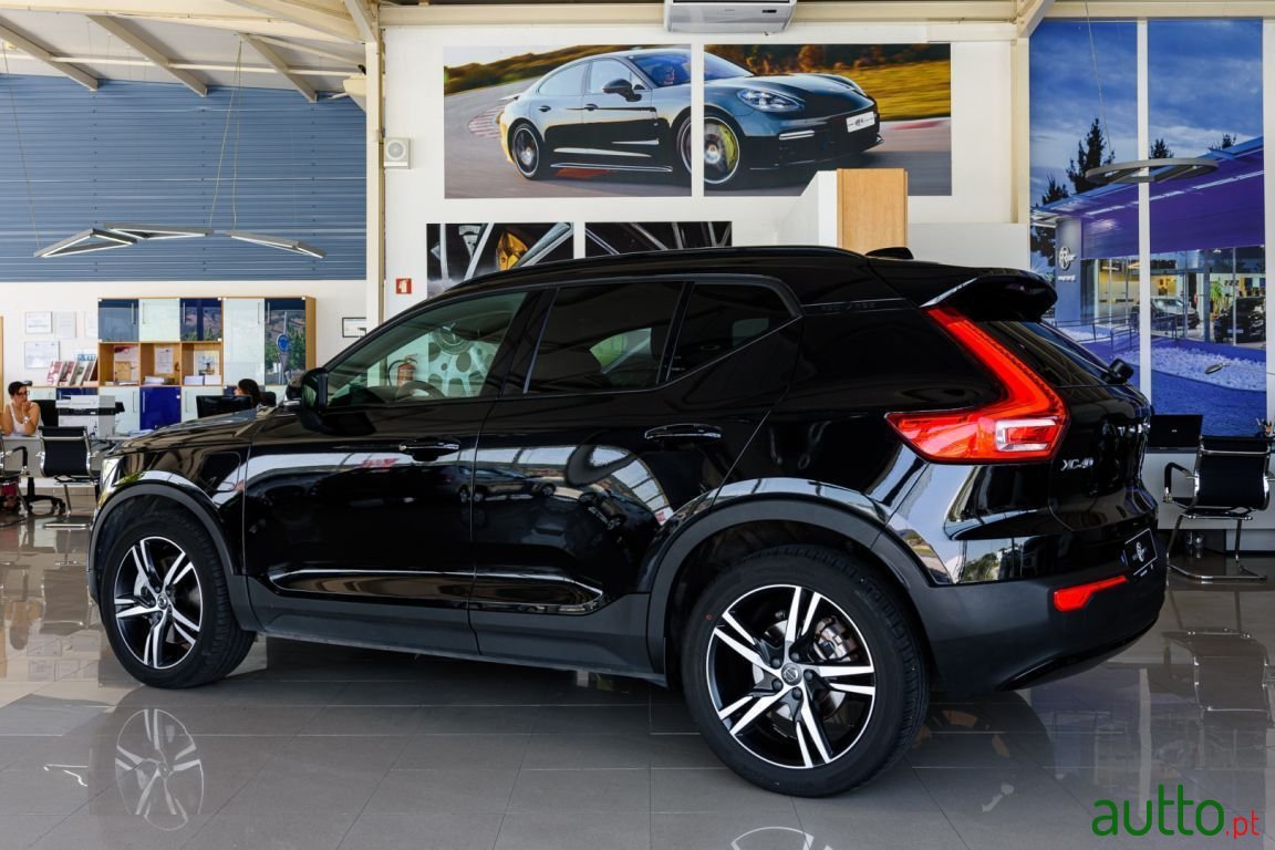 2020' Volvo Xc-40 photo #2