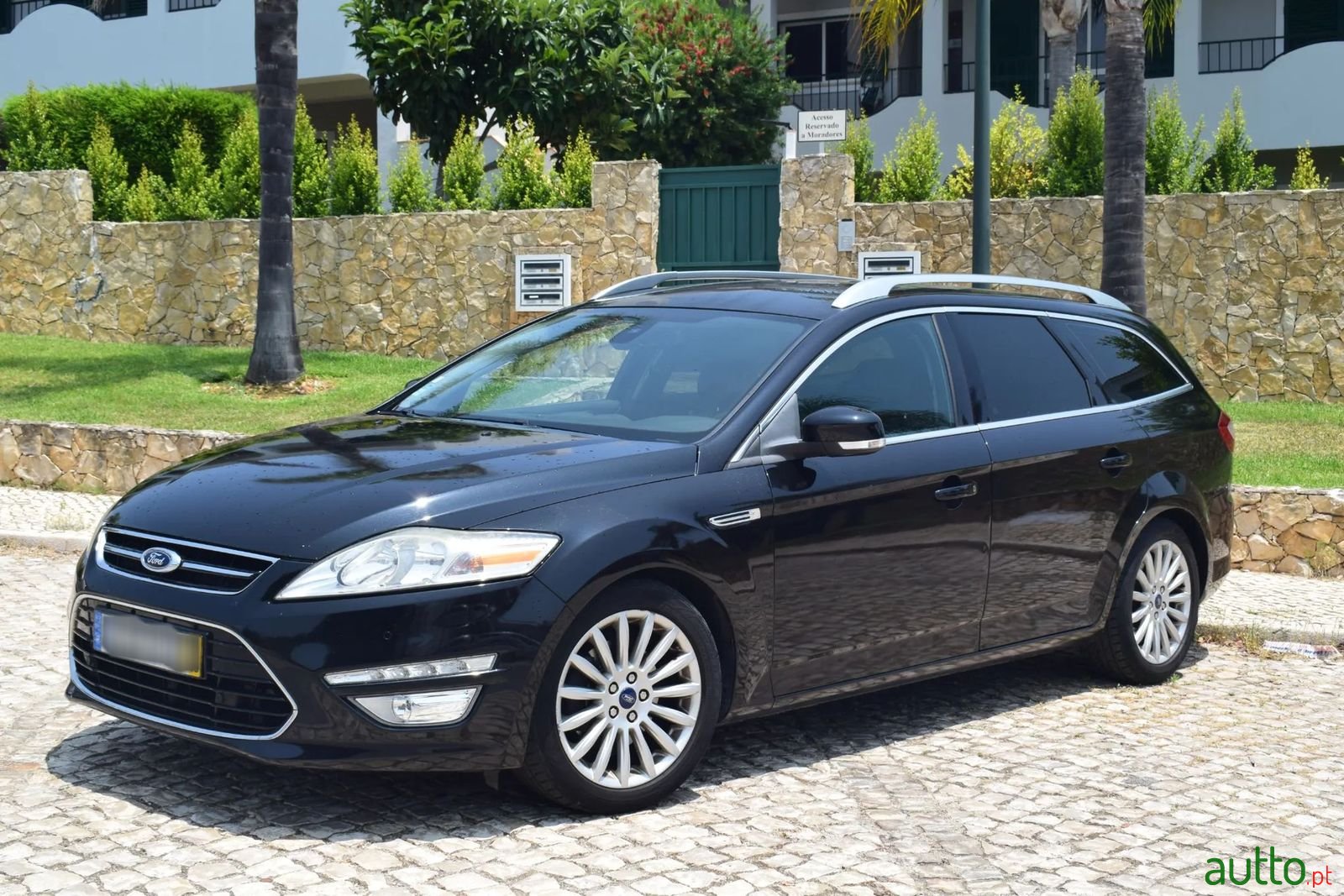 2011' Ford Mondeo Sw photo #3