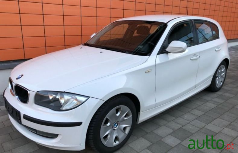 2011' BMW 116 photo #3