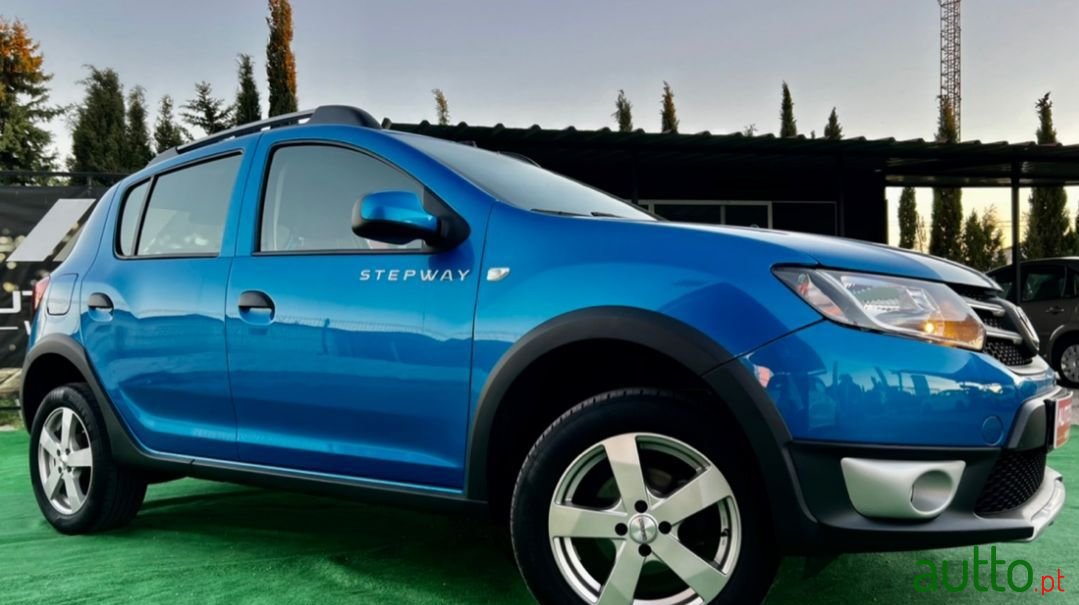 2016' Dacia Sandero photo #3