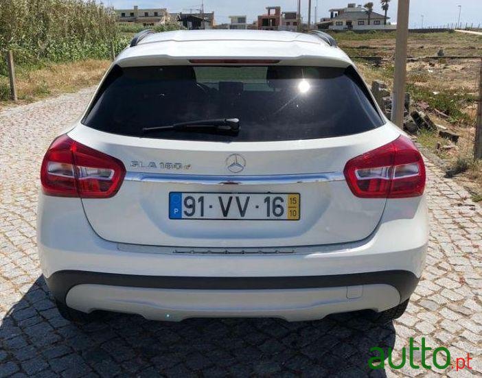 2015' Mercedes-Benz Gla-180 Black Night photo #3