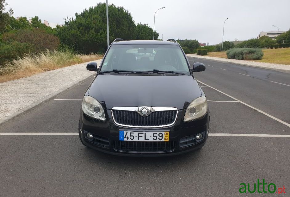 2008' Skoda Fabia Break photo #2