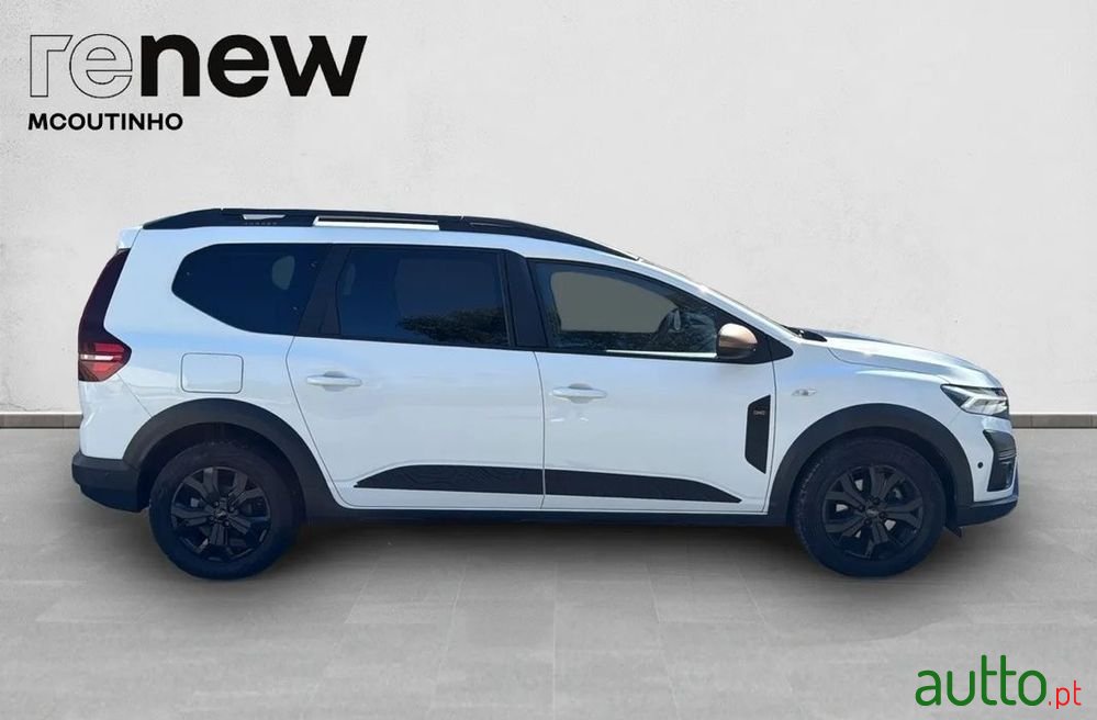 2023' Dacia Jogger photo #4