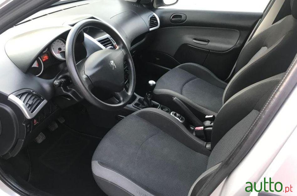 2009' Peugeot 206 Plus photo #3