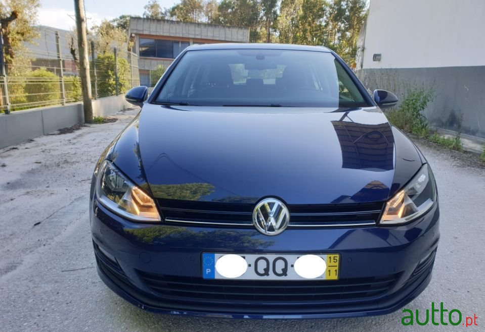 2015' Volkswagen Golf photo #2