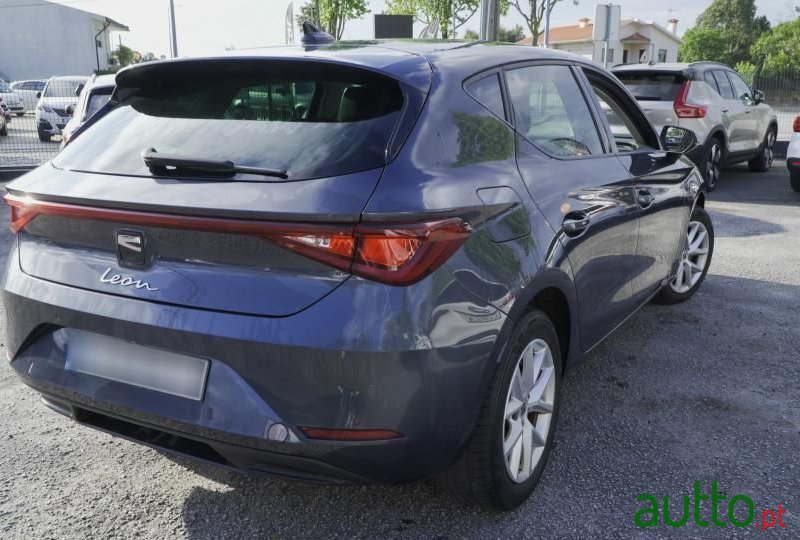 2021' SEAT Leon photo #3