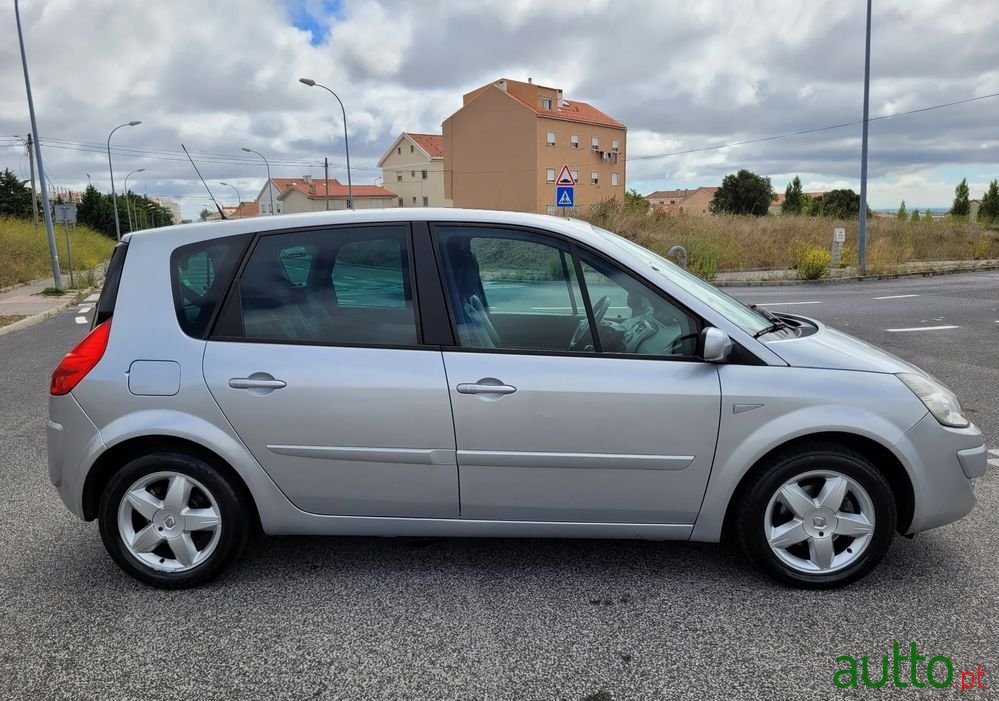2007' Renault Scenic photo #5