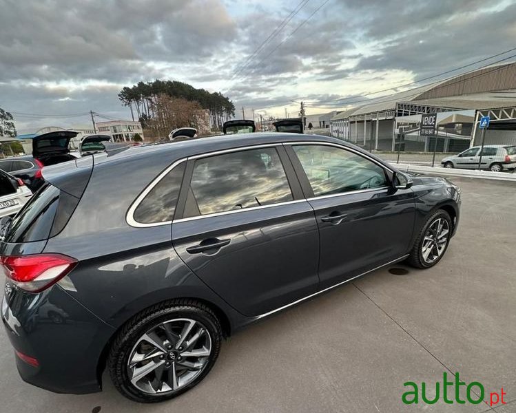 2021' Hyundai i30 photo #5