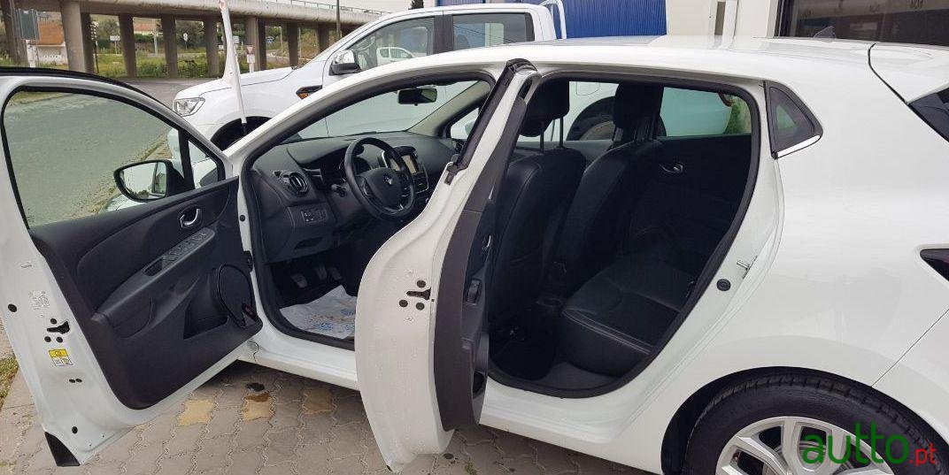 2018' Renault Clio photo #2