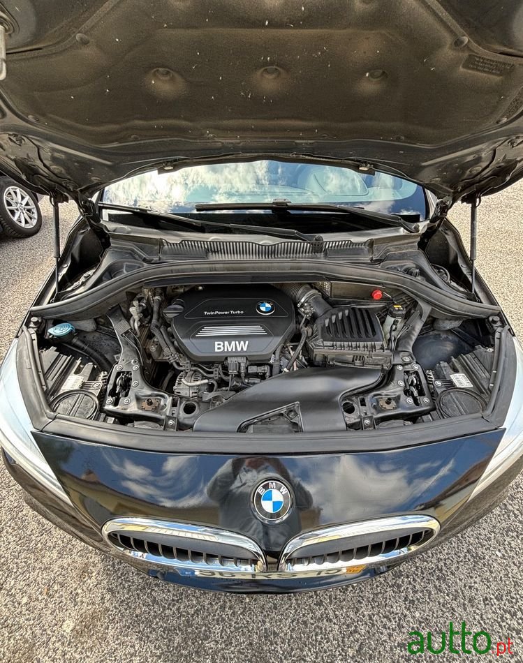 2016' BMW 216 Active Tourer photo #2
