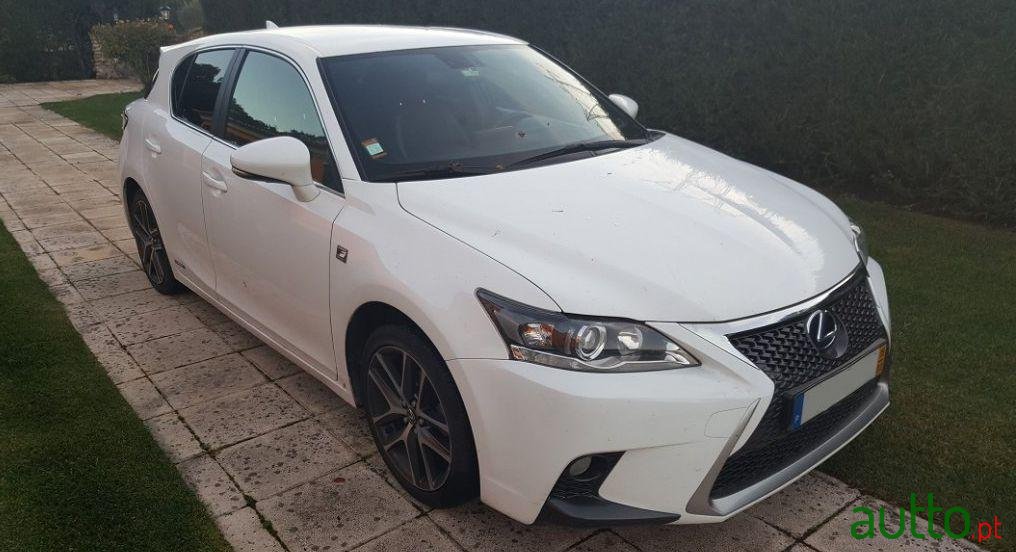 2015' Lexus CT photo #1