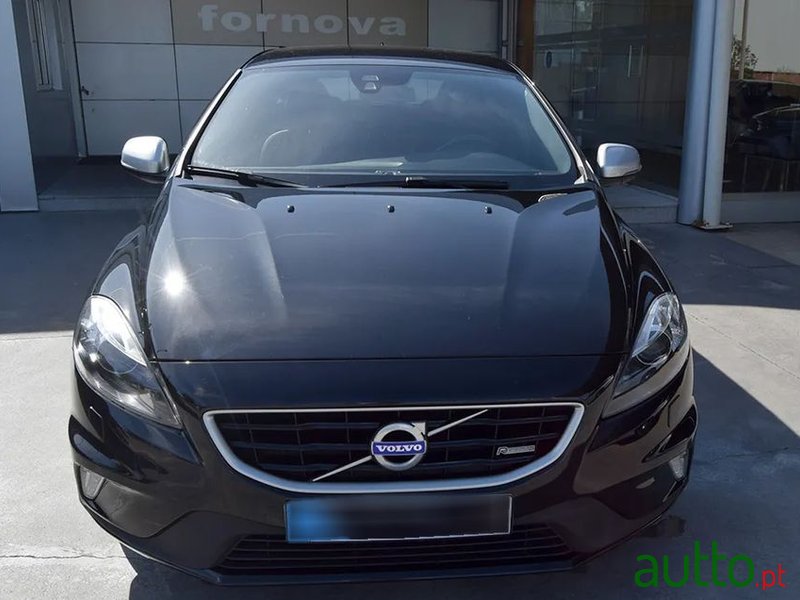 2015' Volvo V40 2.0 D2 R-Design photo #6