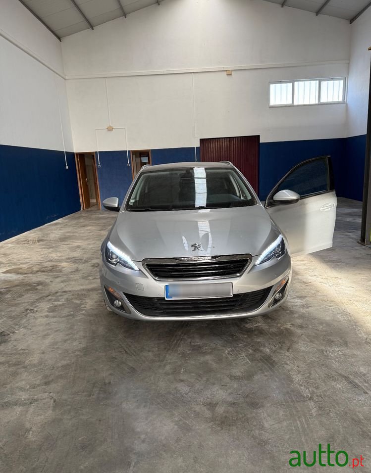 2016' Peugeot 308 photo #2