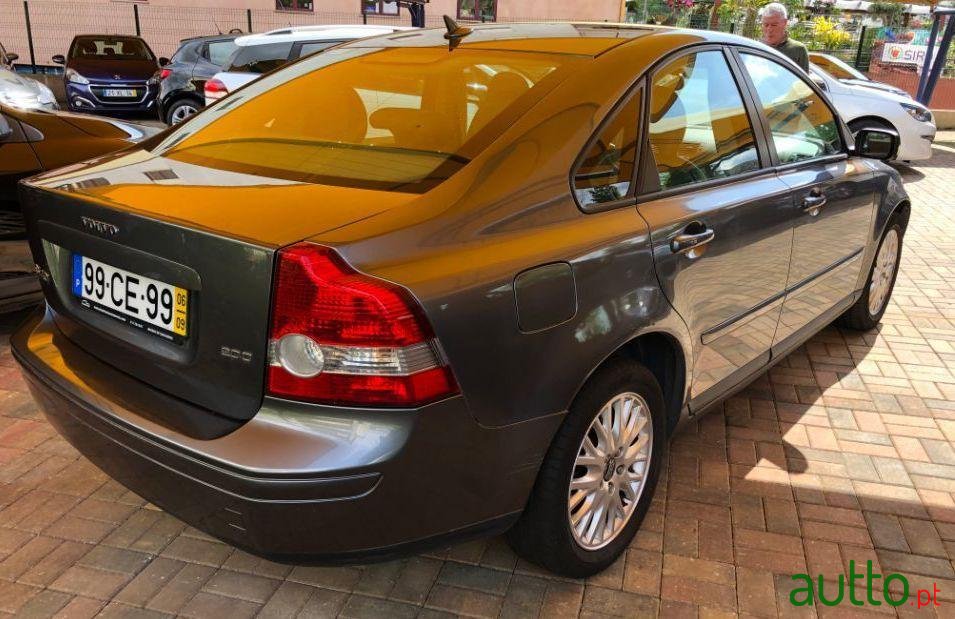 2006' Volvo S40 2.0 D Sport photo #1