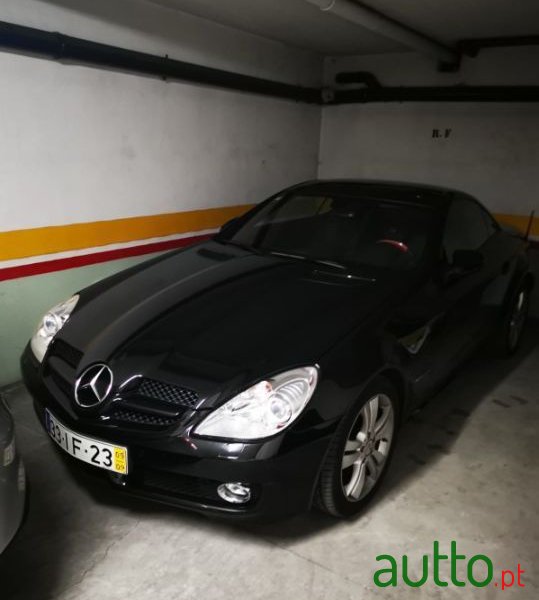 2009' Mercedes-Benz Slk-200 photo #2