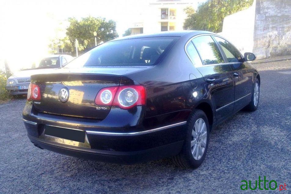 2008' Volkswagen Passat photo #1