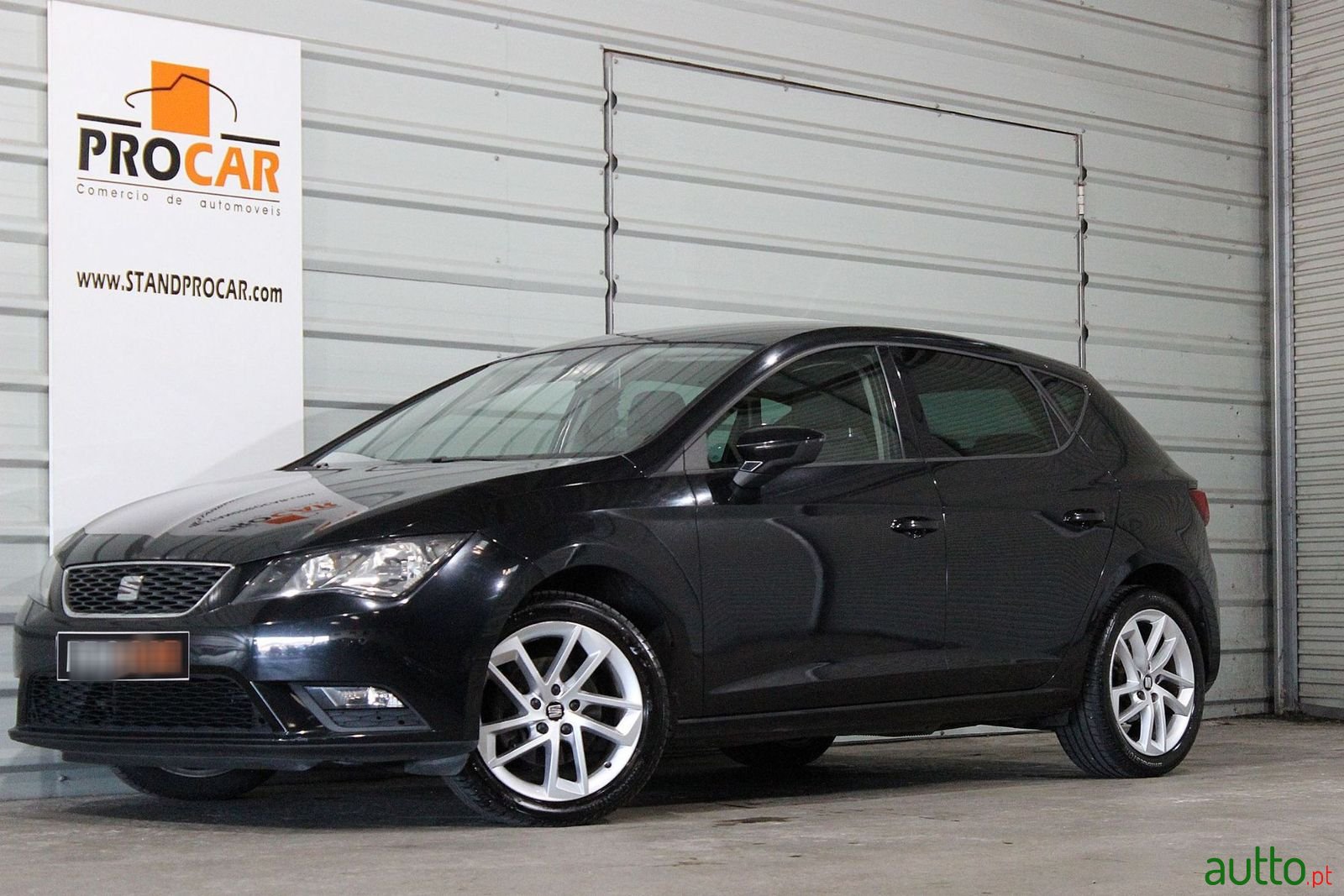 2013' SEAT Leon photo #1