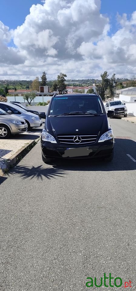 2011' Mercedes-Benz Viano photo #5