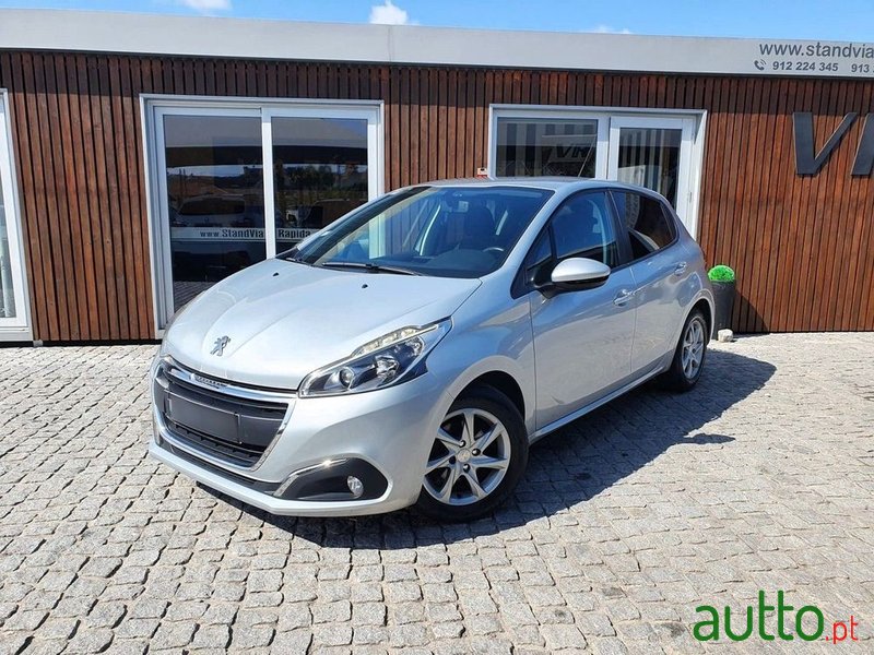 2017' Peugeot 208 1.6 Bluehdi Style photo #1