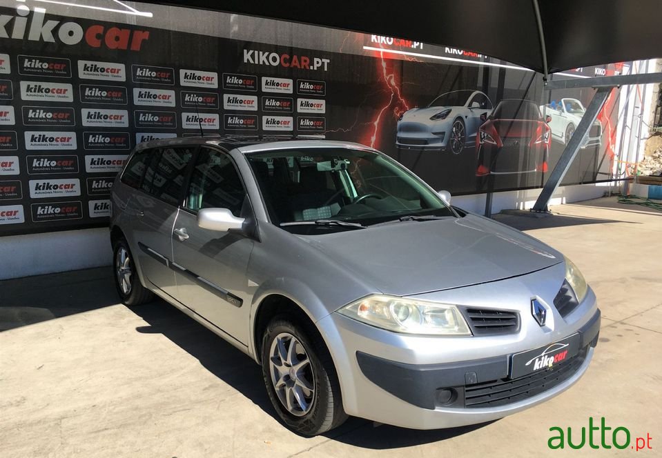 2006' Renault Megane Break photo #1