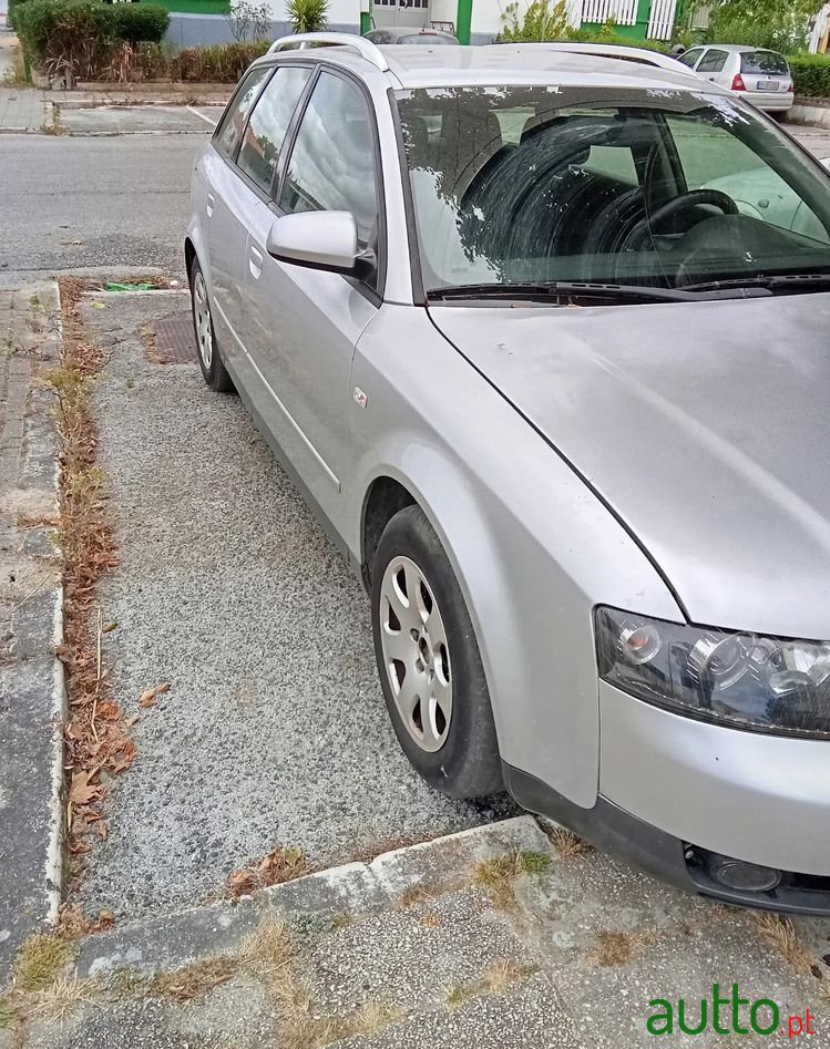 2002' Audi A4 Avant photo #1