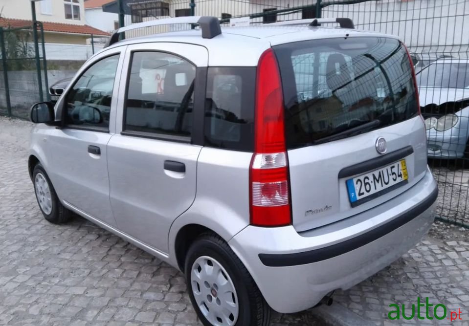 2012' Fiat Panda photo #2
