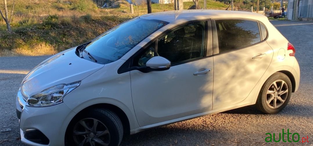 2015' Peugeot 208 photo #4