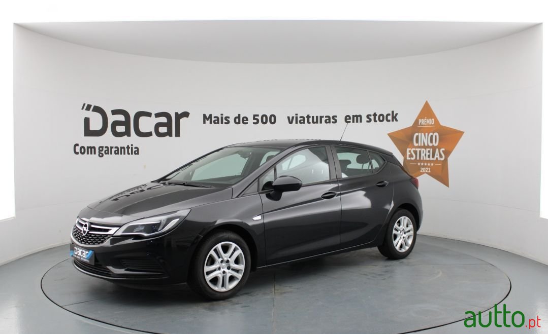 2019' Opel Astra photo #3