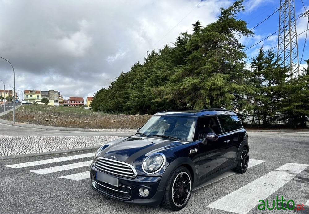 2011' MINI Clubman Cooper D photo #3