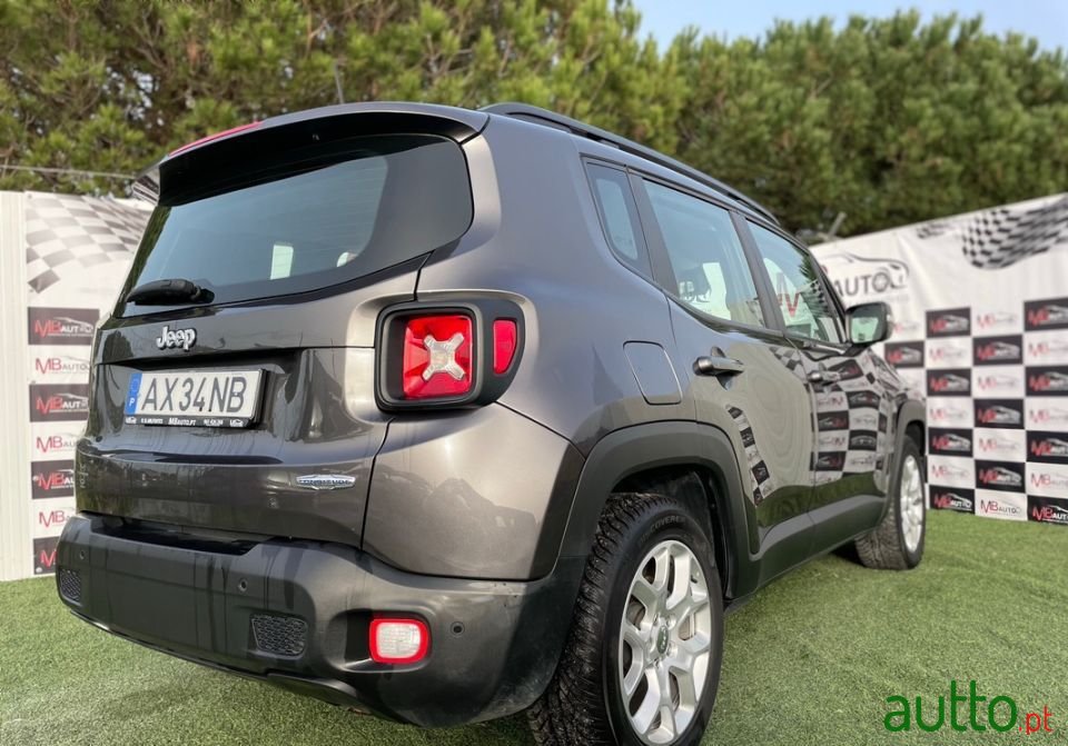 2018' Jeep Renegade photo #5