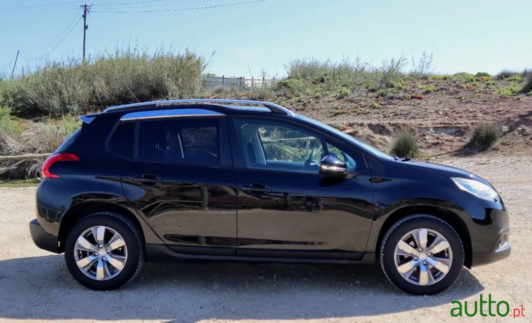 2014' Peugeot 2008 photo #6
