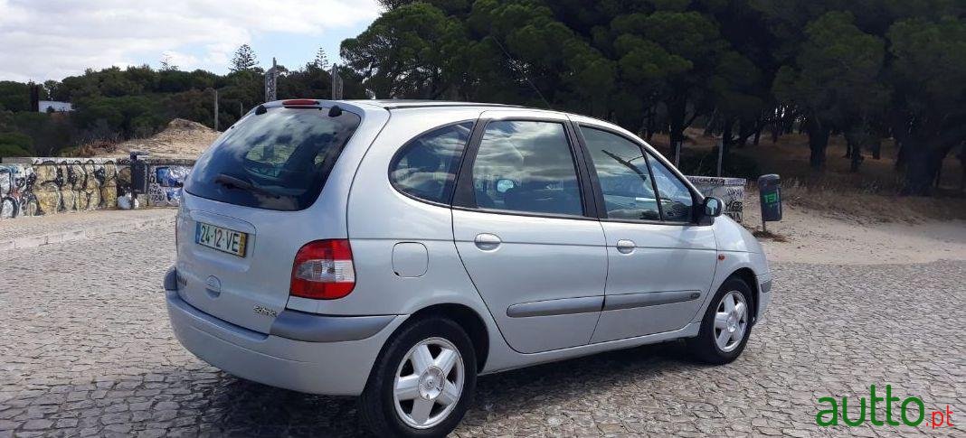 2003' Renault Scenic Dci photo #4