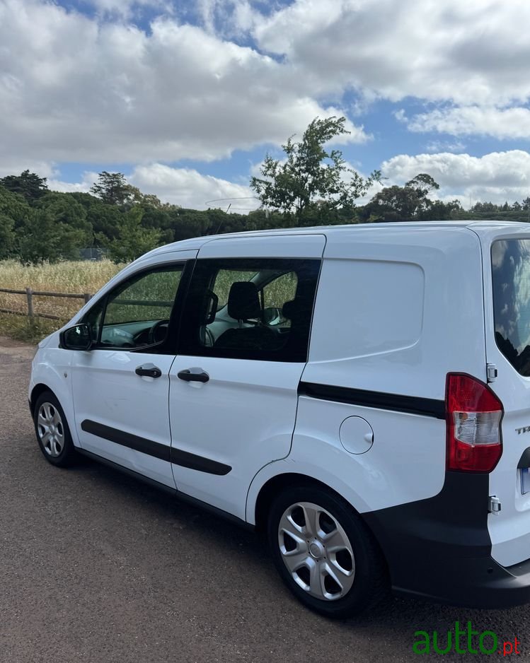 2015' Ford Courier photo #3