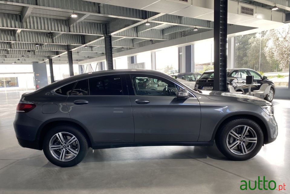 2022' Mercedes-Benz GLC 300 photo #5