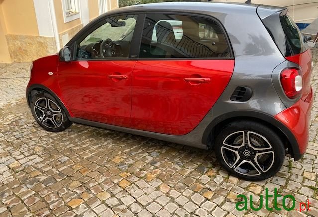 2017' Smart Forfour photo #3