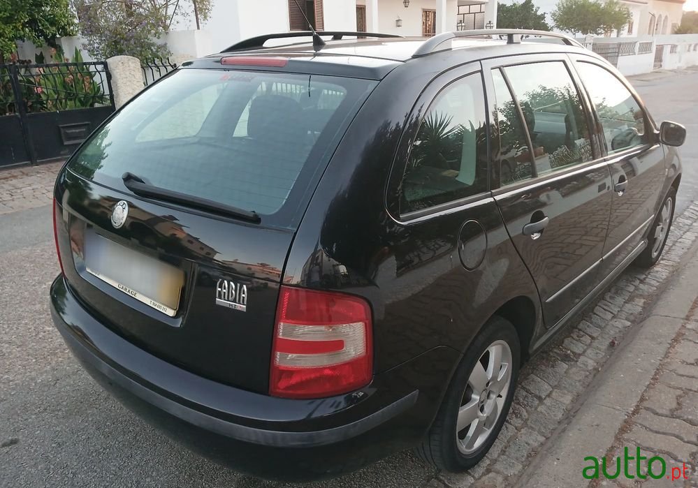 2007' Skoda Fabia Break photo #3