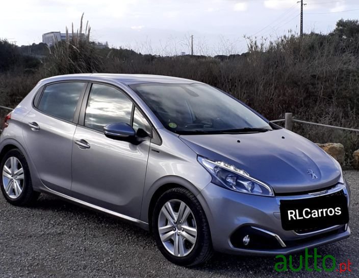 2019' Peugeot 208 photo #5