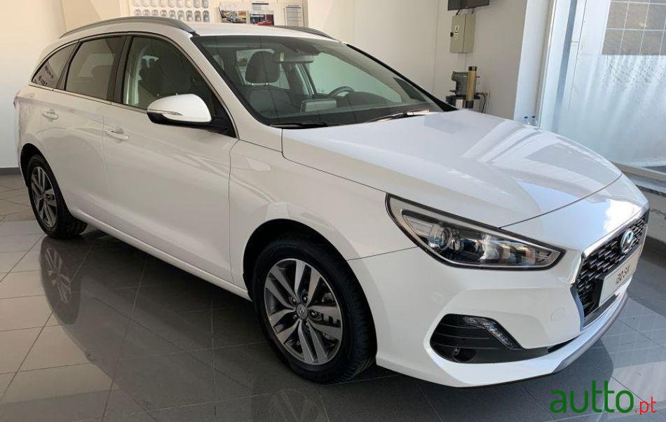 2020' Hyundai I30 Sw photo #4