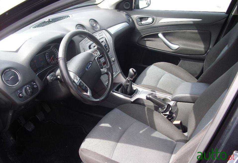 2008' Ford Mondeo Sw photo #1